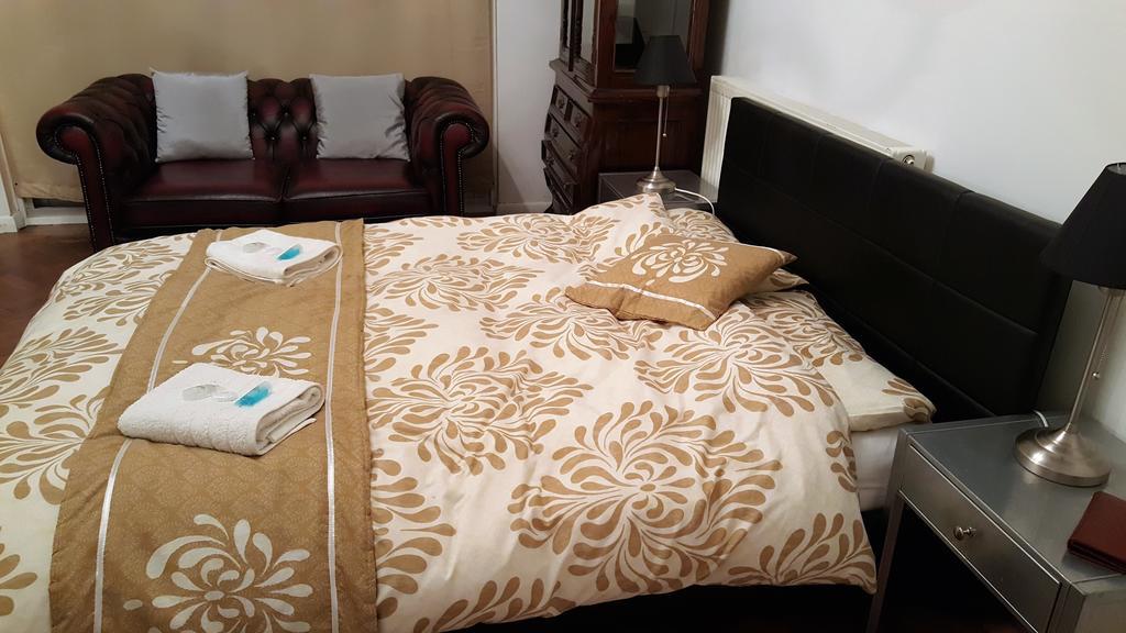 Oyo Guest House Ellipse Whetstone الغرفة الصورة