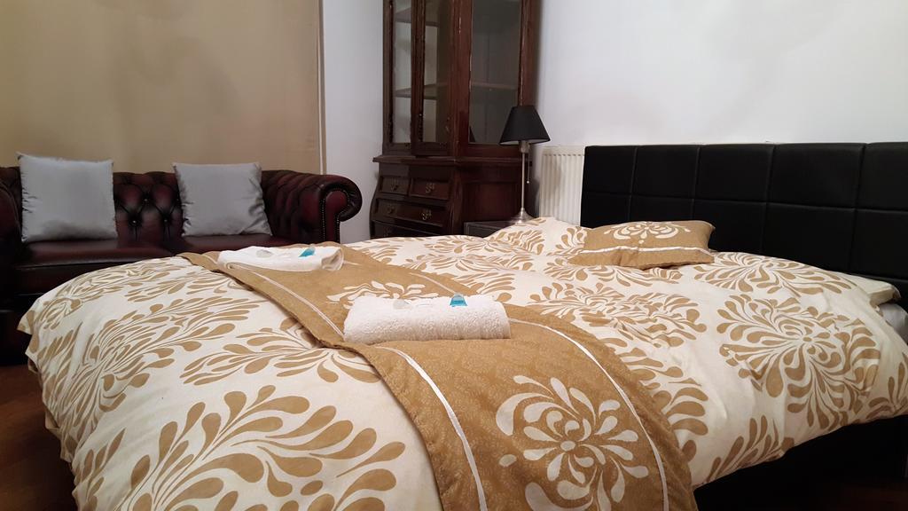 Oyo Guest House Ellipse Whetstone الغرفة الصورة